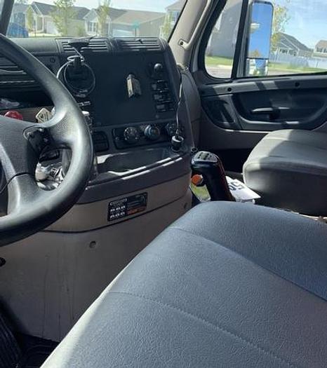 Used 2014 Freightliner Cascadia 113