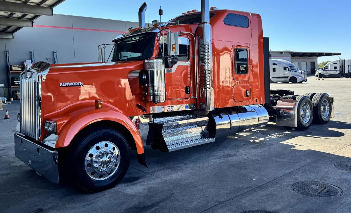 Used 2023 Kenworth W900L Sleeper Semi Truck