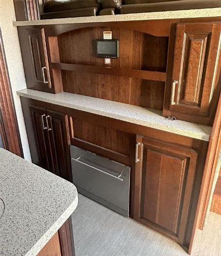 Used 2018 Keystone Alpine 3660FL