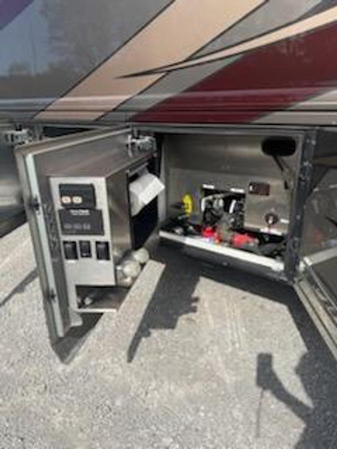 Used 2010 American Coach American Heritage 45bt