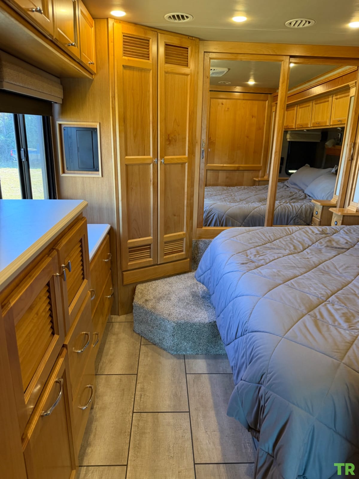 Used 2022 Tiffin Allegro RED 33AL