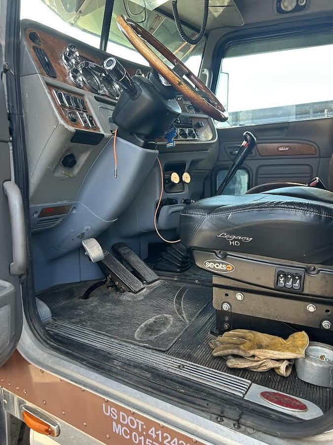 Used 2006 Peterbilt 379