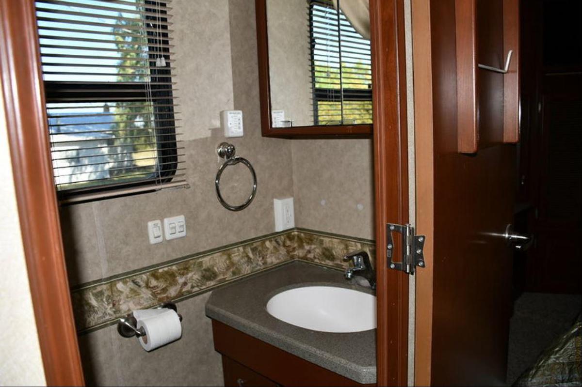 Used 2007 Newmar Kountry Star 3912