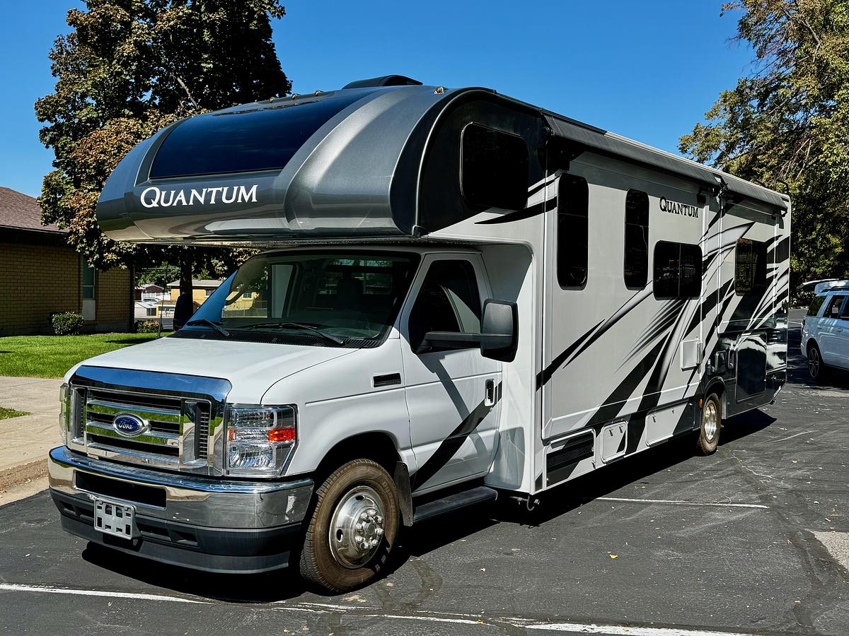 Used 2024 Thor Motor Coach Quantum KW29
