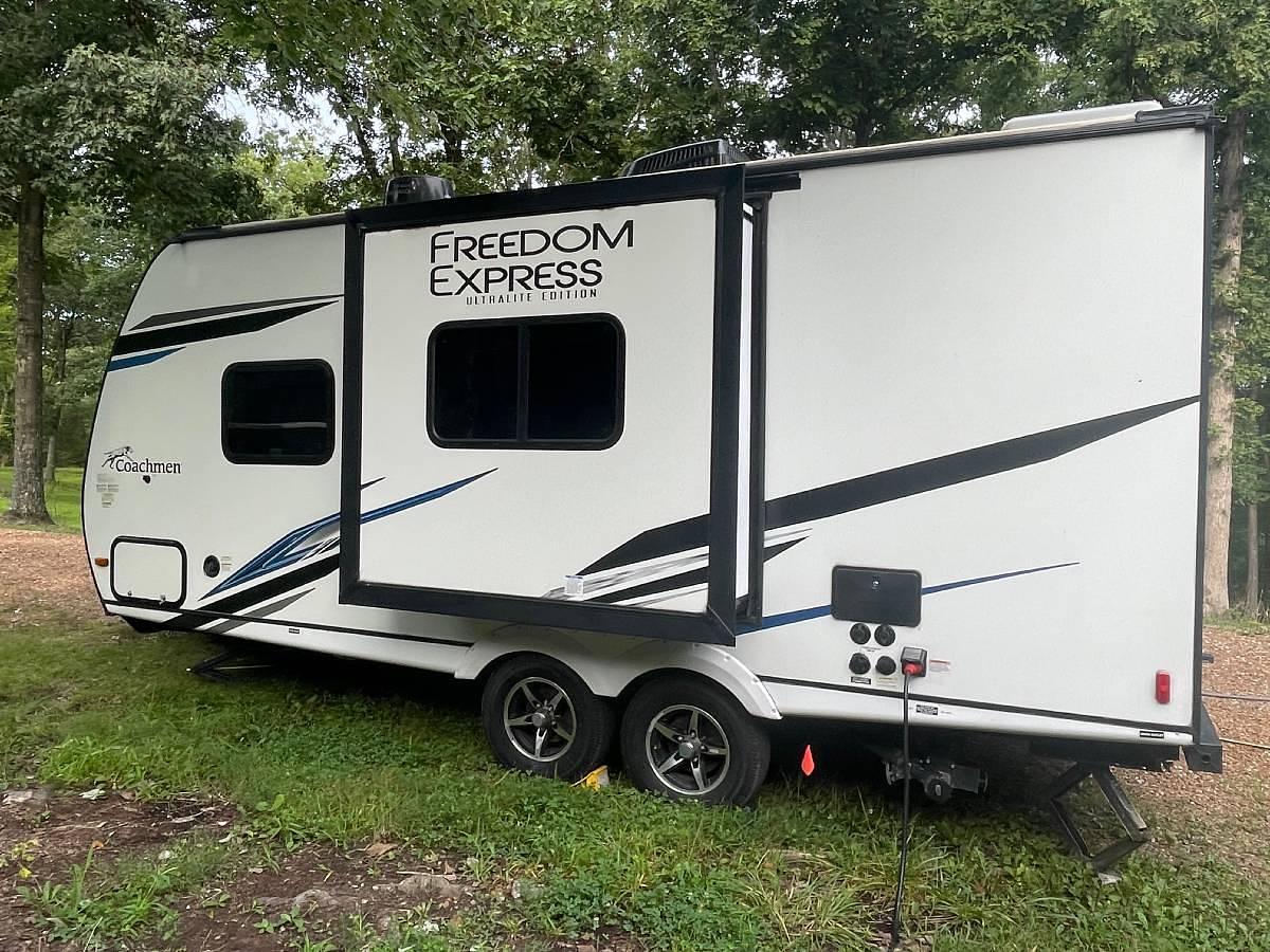 Used 2022 Coachmen Freedom Express Ultra Lite 192RBS Travel Trailer
