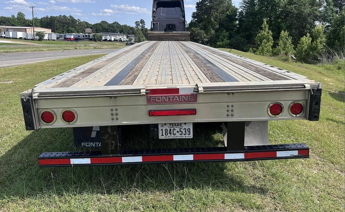 Used 2018 Western Star 5700XE & 2023 FONTAINE DROP DECK