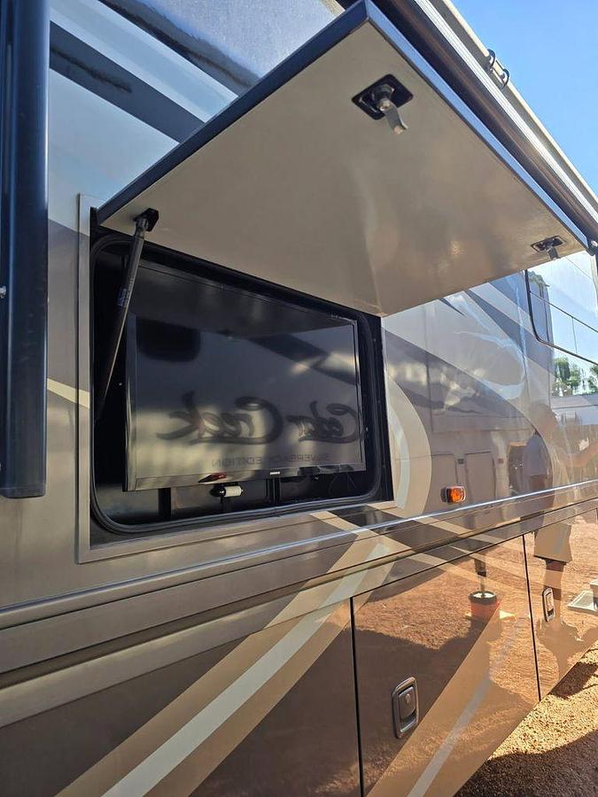 Used 2016 Winnebago Adventurer 38Q