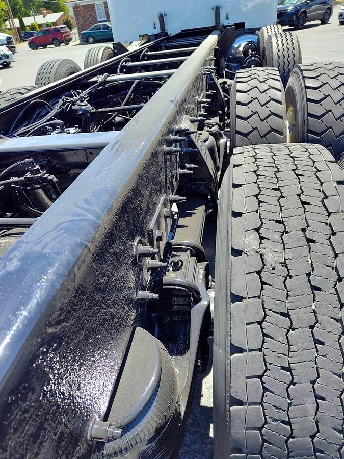 Used 2015 Peterbilt 389 Sleeper Semi Truck