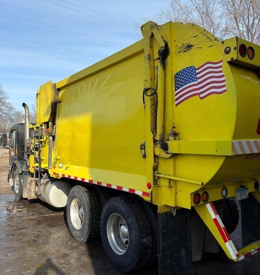Used 2013 Peterbilt 320 Refuse Truck