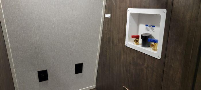 Used 2021 Coachmen Brookstone 398MBL