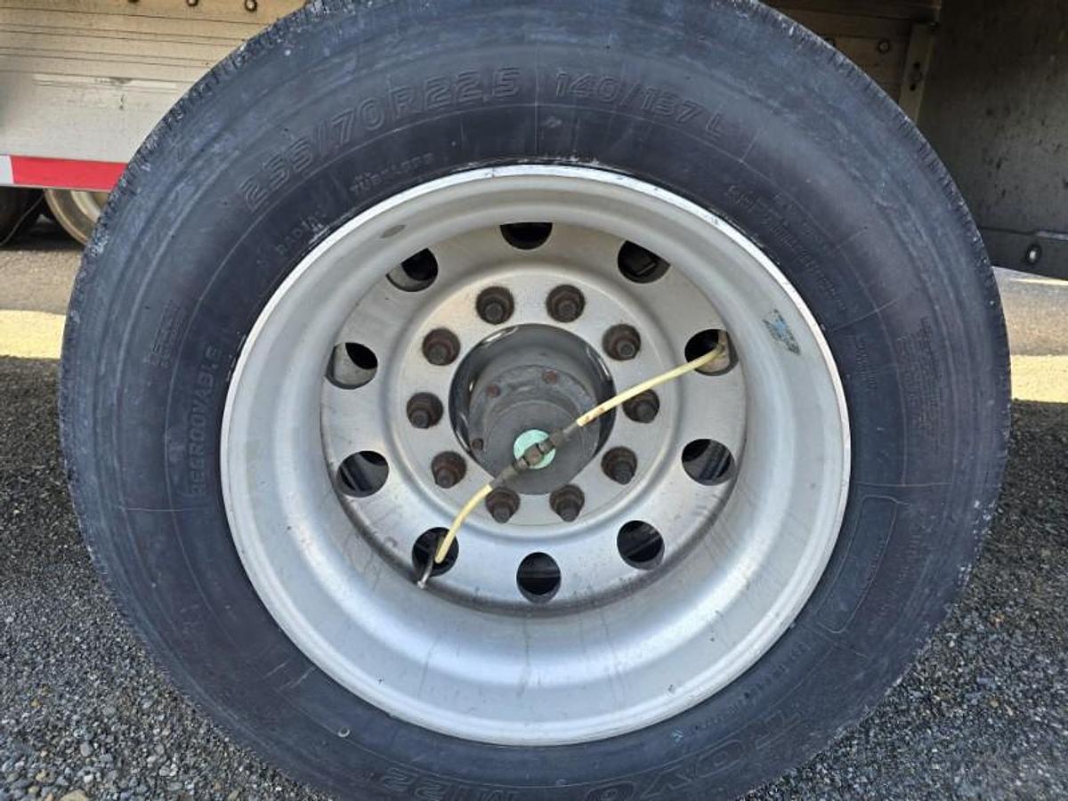 Used 2016 Flatbed 413