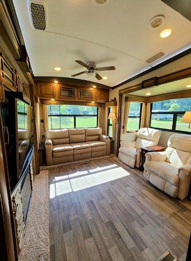 Used 2017 Keystone Montana Legacy 3661RL