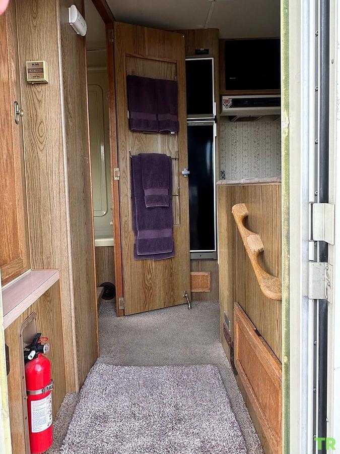 Used 1989 Motorhome on Ford E-350 Chassis