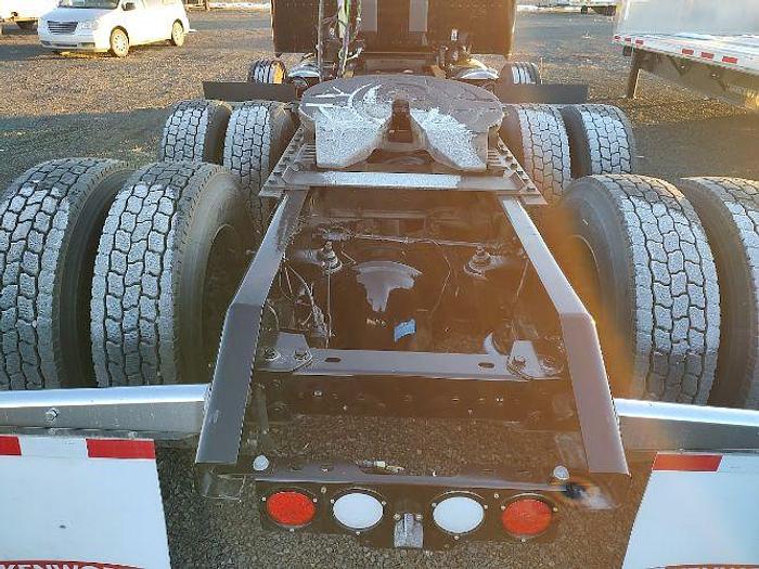 Used 2022 KENWORTH T880