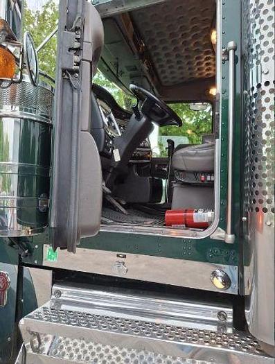 Used 2018 KENWORTH W900L