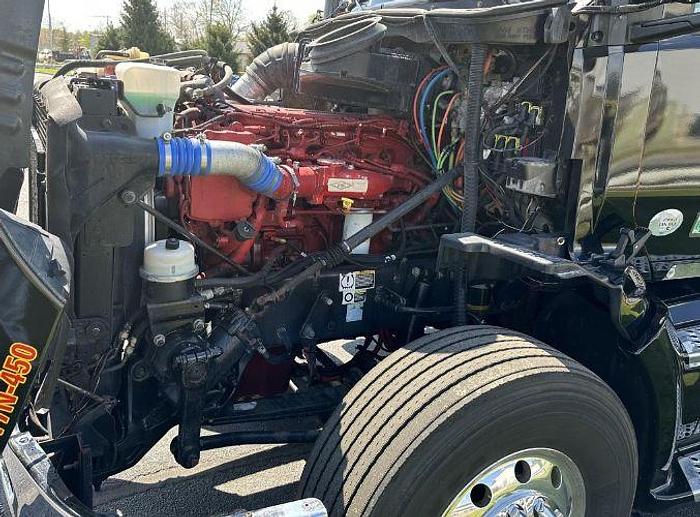 Used 2015 KENWORTH T680 156in ARI Custom Sleeper