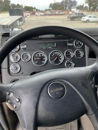 Used 2013 Freightliner Cascadia 125