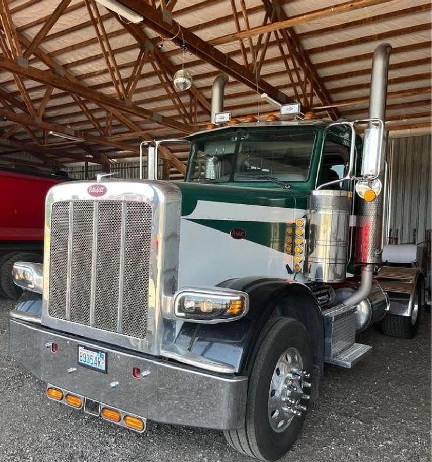 Used 2010 Peterbilt 388 Day Cab Semi Truck