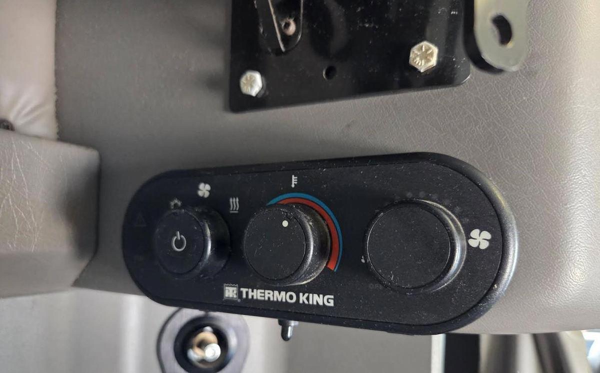 Used 2016 KENWORTH T660 Conventional Sleeper Semi