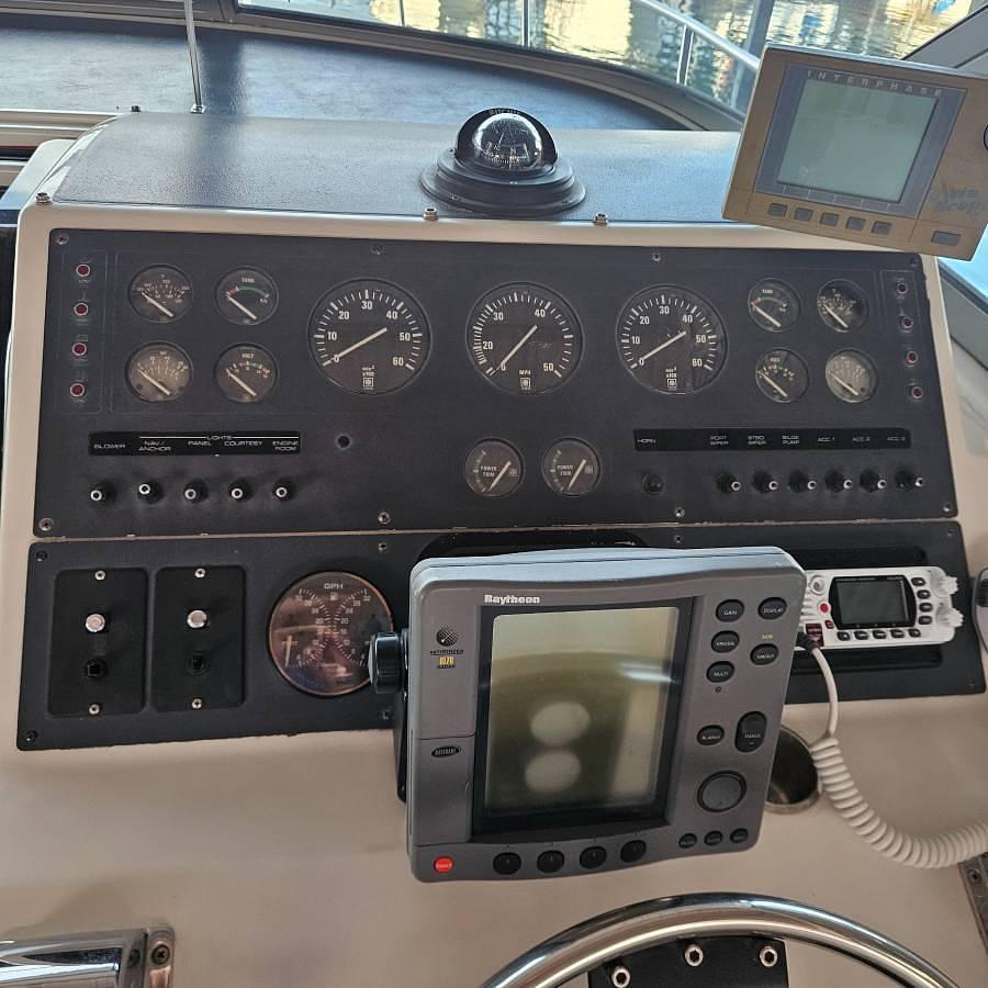 Used 1990 Tiara Slickcraft 310 SC with Trailer