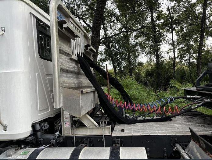 Used 2013 Mack Pinnacle CHU613