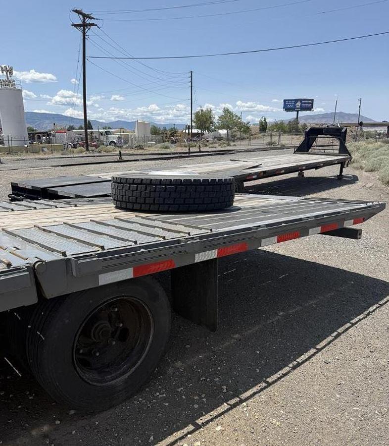 Used 2023 Diamond C 45 Ft