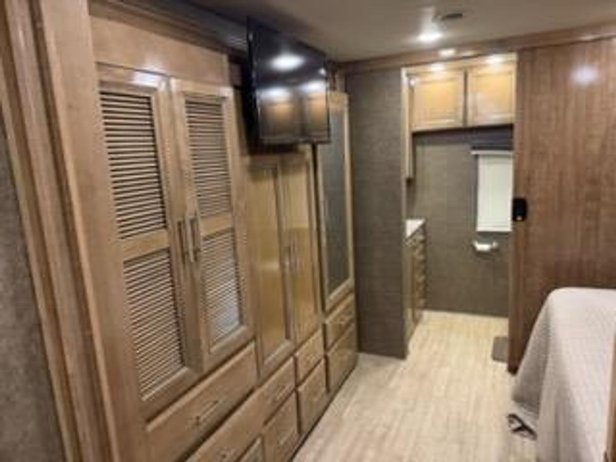 Used 2020 Thor Motor Coach Challenger 37DS Class A Motorhome