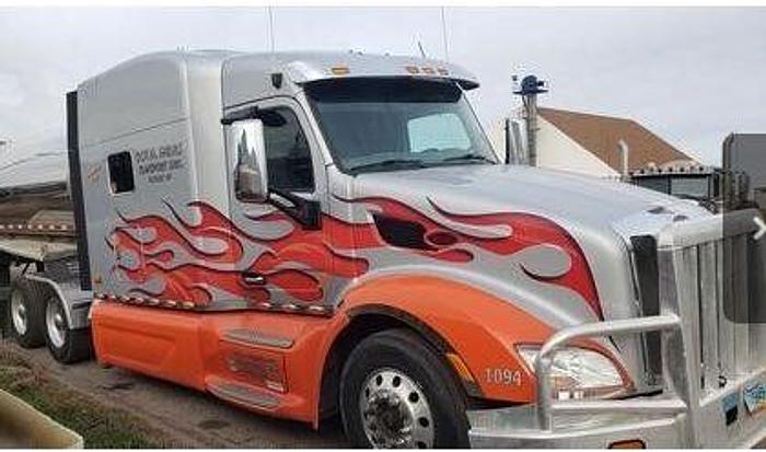 Used 2015 Peterbilt 579