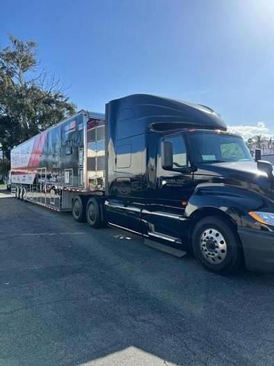 Used 2020 International LT625 2004 53' Stacker Trailer