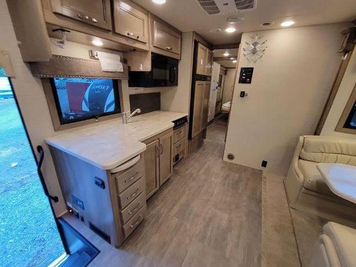 Used 2018 Jayco Seneca 37FS