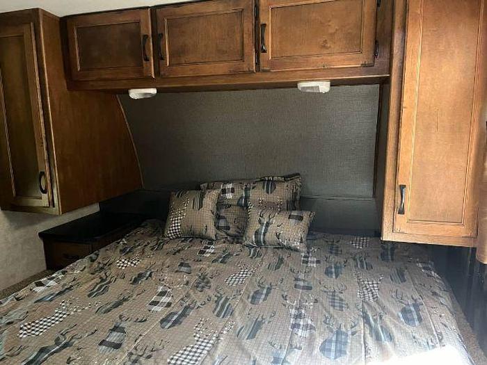 Used 2014 Keystone Carbon 31 Toyhauler