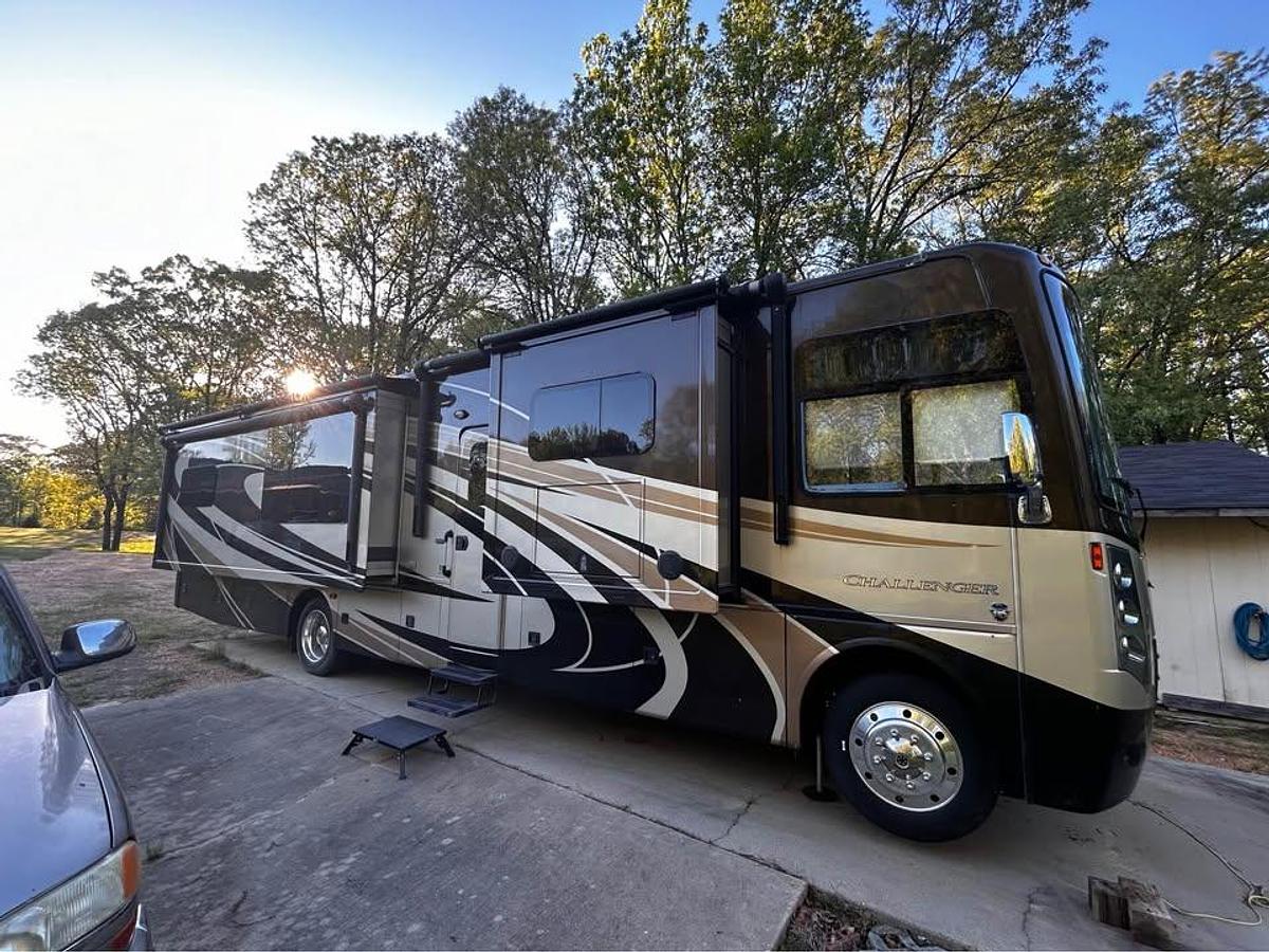 Used 2016 Thor Motor Coach 37KT