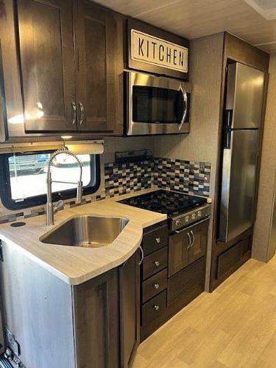 Used 2022 Nexus Super C Wraith 32W