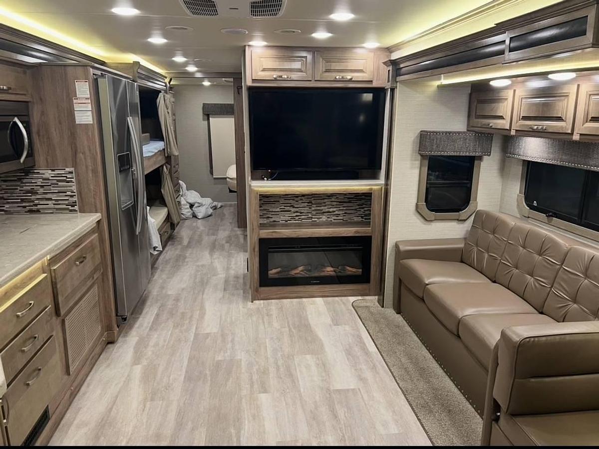 Used 2020 Jayco Seneca 37L