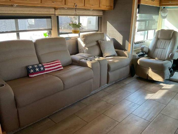 Used 2014 Tiffin Allegro Red 33AL