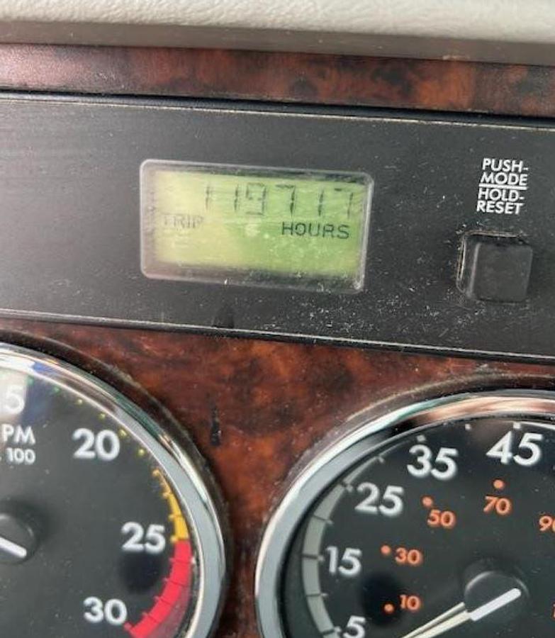 Used 2017 Freightliner Columbia 120