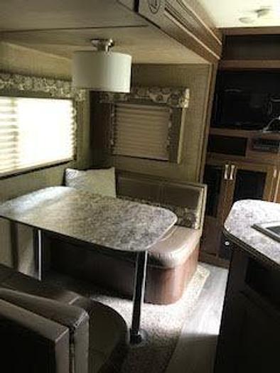 Used 2018 Dutchmen Coleman Light 2305QB