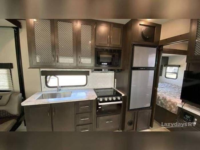 Used 2021 Grand Design Momentum 21G