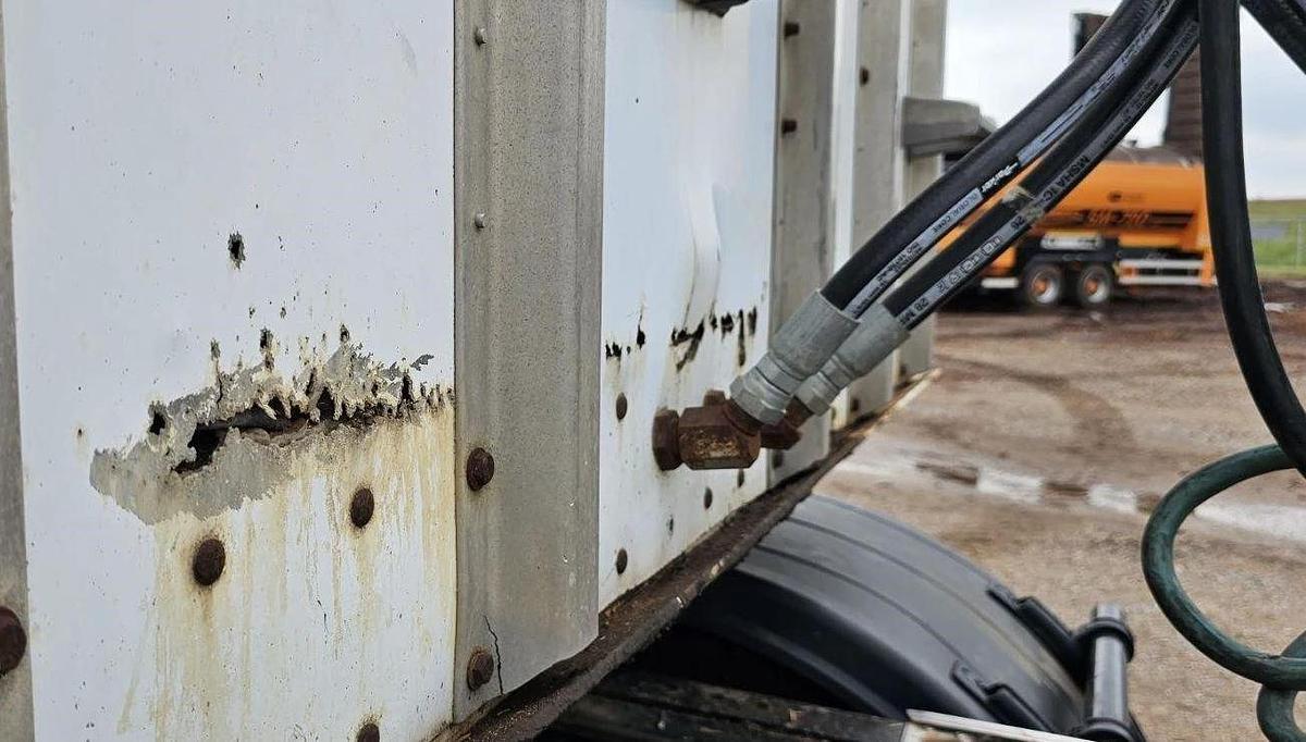 Used 2004 IMCO Idaho Live Floor