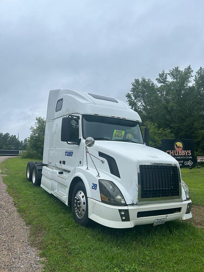 Used 2007 VOLVO VNL 670 Conventional Sleeper Semi