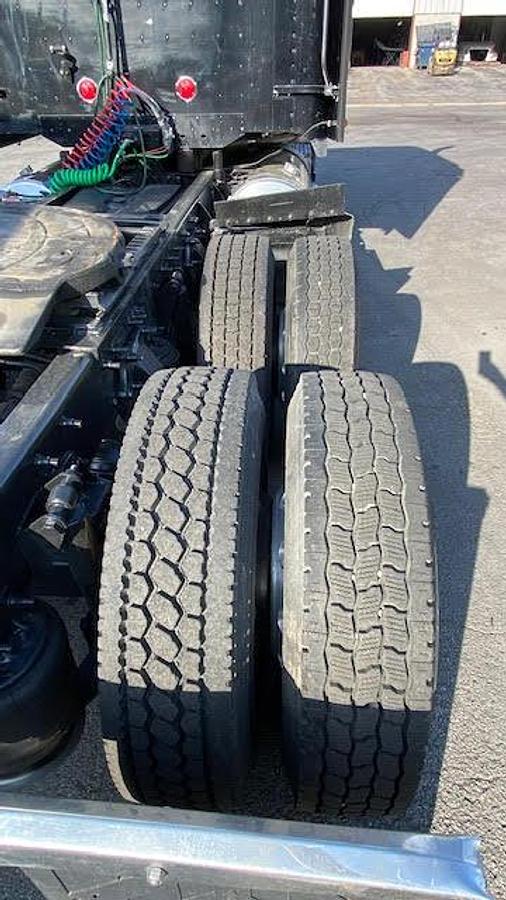 Used 2011 Freightliner Coronado 132