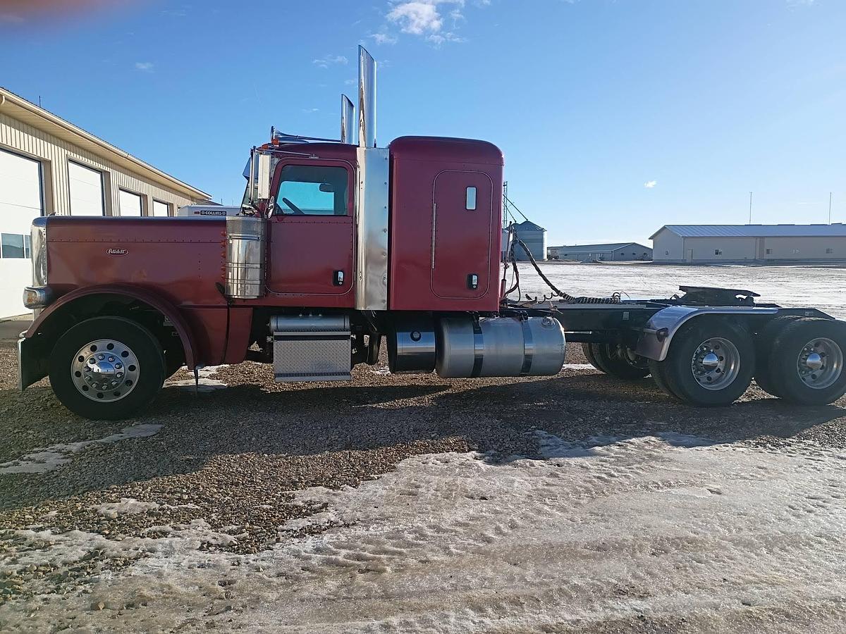 Used 2021 Peterbilt 389