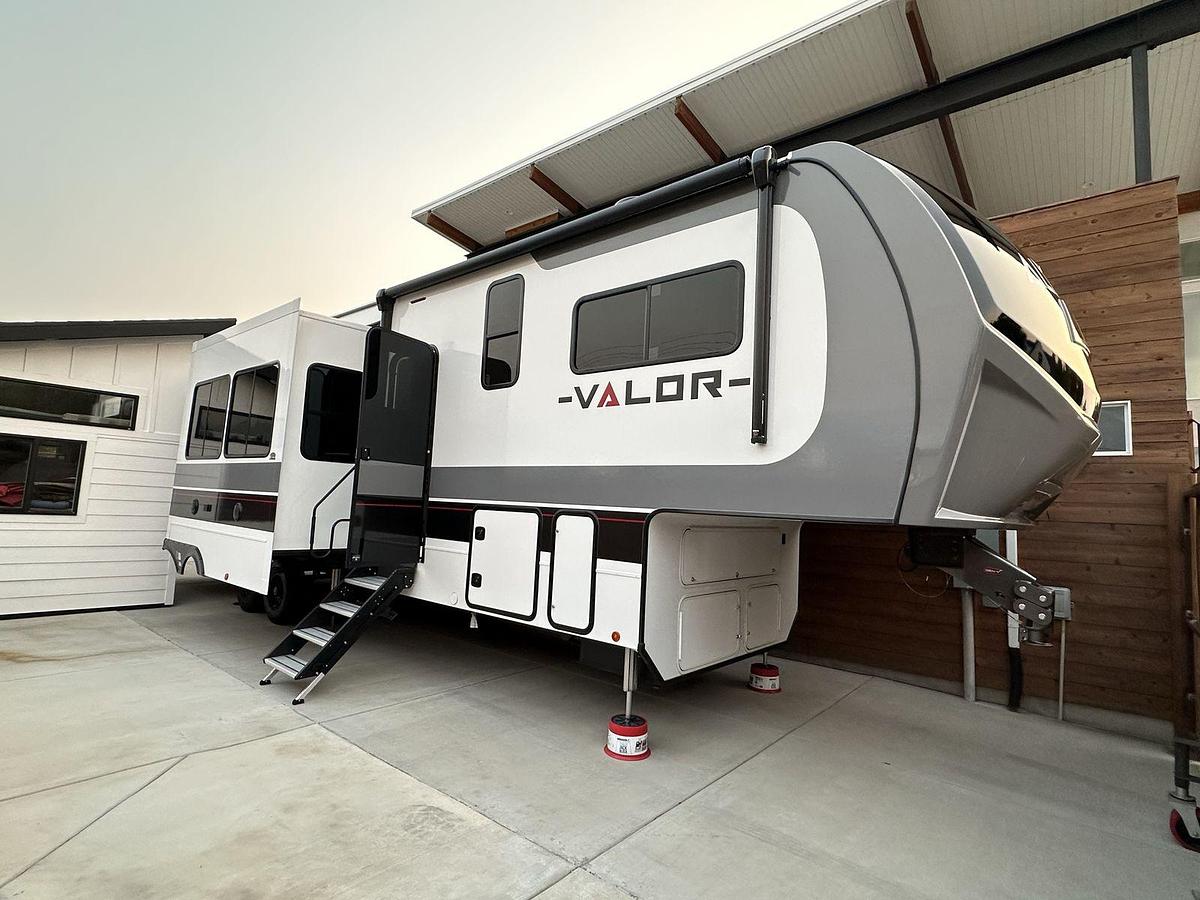 Used 2024 Alliance Valor 36V11
