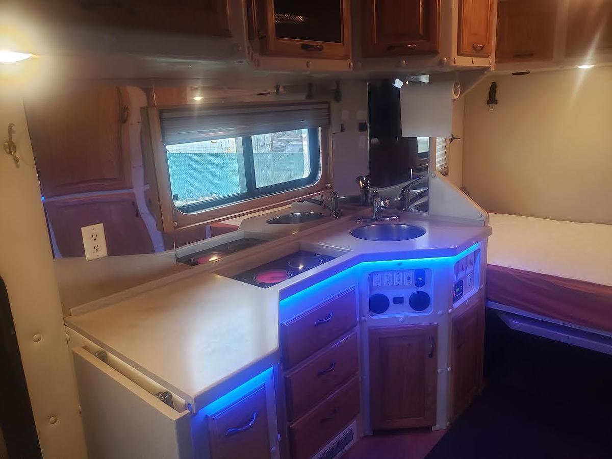 Used 2016 Kenworth T880 172" 2017 ARI SLPR Toterhome