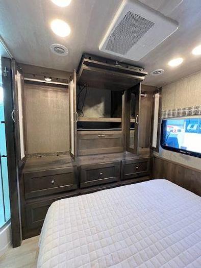 Used 2022 Nexus Super C Wraith 32W