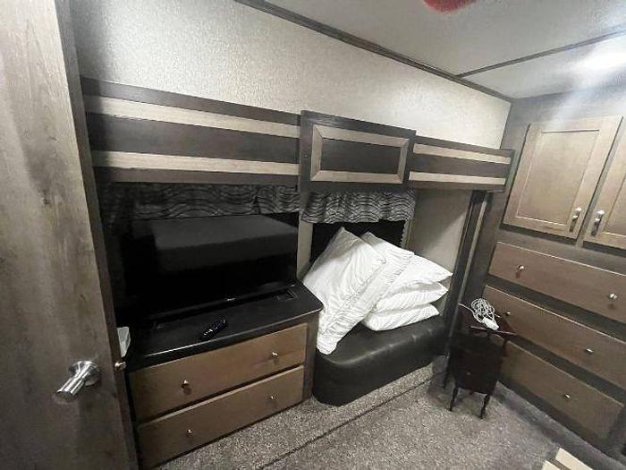 Used 2019 Keystone Sprinter 355IFWMLS