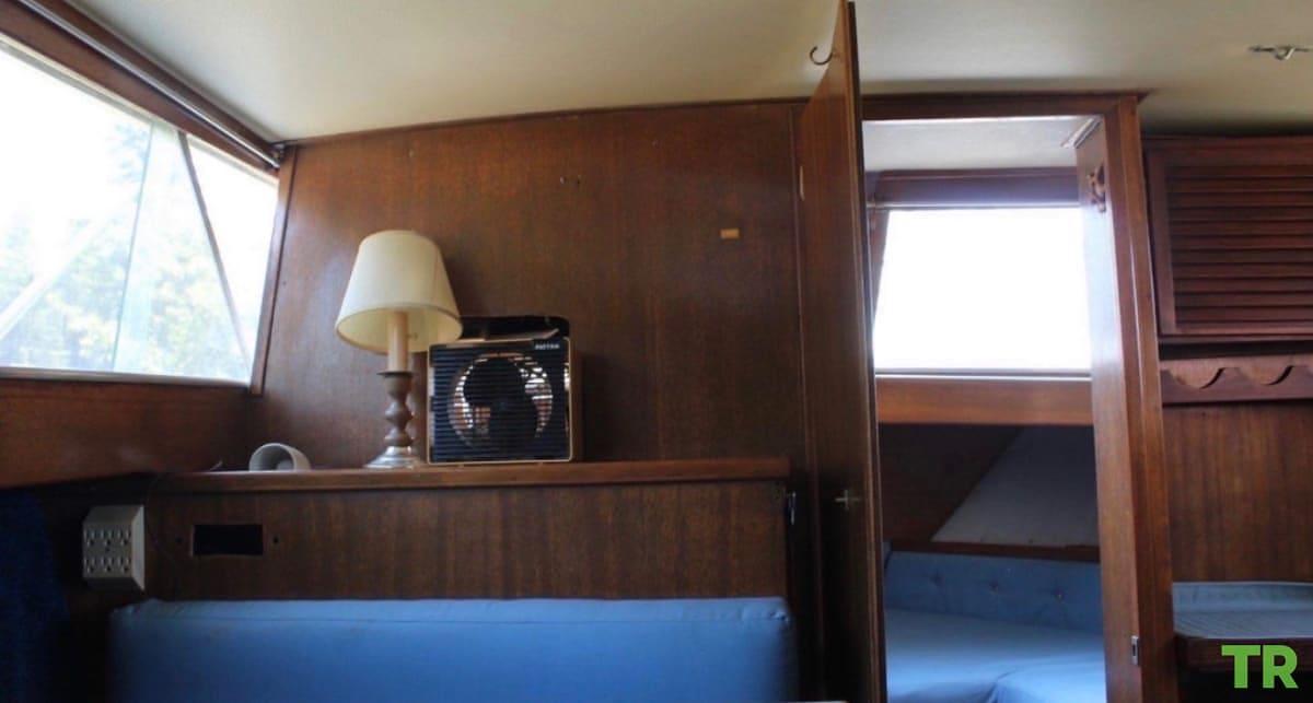 Used 1967 Chris-Craft Commander Classic Cruiser Boat