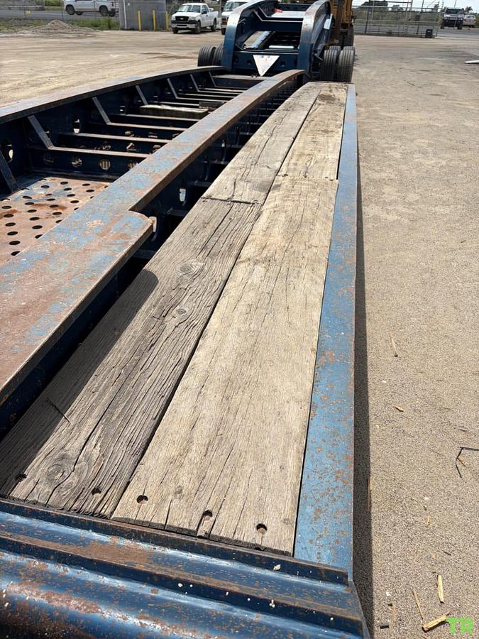 Used 2008 Cozad 28 Ft x 10 In Equipment Trailer