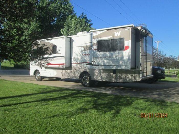 Used 2013 Winnebago Vista 30T