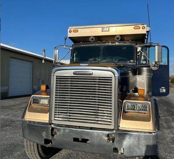 Used 2005 Freightliner FLD120 Dump Truck